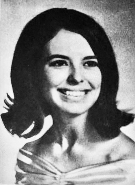 Portrait of Lynda Holland Reynolds